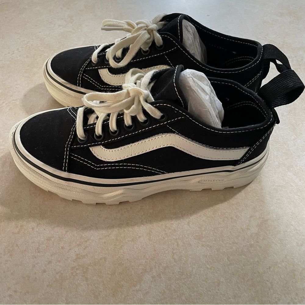 Vans Sentry Old Skool Black and white shoes size 5 women’s 3.5 men’s skater